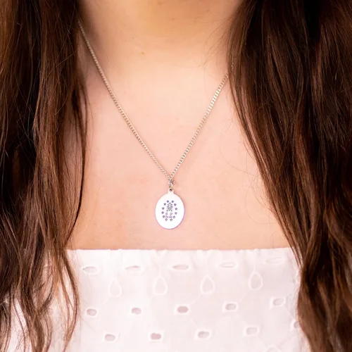 Vista 5 de Heartland - Medalla milagrosa de plata de ley ovalada con esmalte azul + fabricado en Estados Unidos + cadena de púas