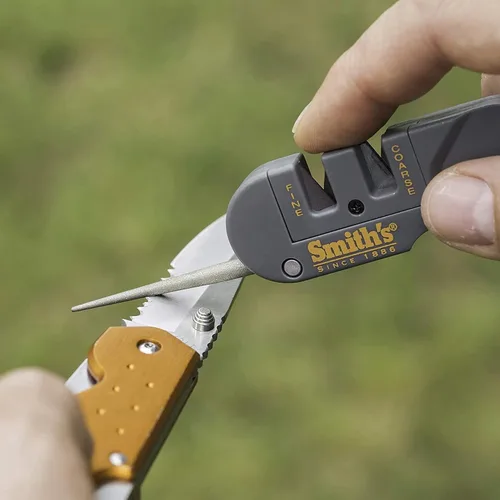 Vista 5 de Smith's PP1 Pocket Pal Afilador de Cuchillos Preestablecido de Carburo y Piedra Cerámica Afiladores Varilla Plegable con Revestimiento de Diamante