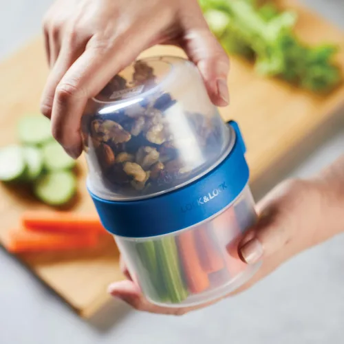 Vista 2 de LOCK & LOCK LocknLock Easy Essentials Twist - Recipiente de almacenamiento de alimentos de dos vías, sin BPA y apto para lavavajillas, juego de 10