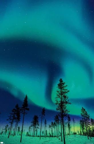 Vista 11 de Trends International Aurora Borealis - Póster de pared, 14.725 x 22.375 pulgadas, versión enmarcada de madera de granero