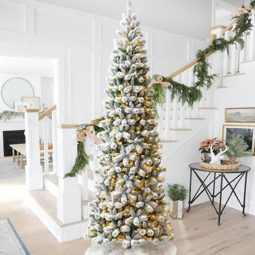 Vista 33 de Glitzhome - Árbol de Navidad artificial delgado preiluminado de 2.4 m, con ramas de pino Aspen Frostfall, soporte plegable de metal, 500 luces Aspen