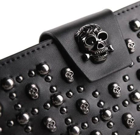 Vista 5 de Shinywear Monederos con tachuelas de calavera larga negra para mujer de cuero genuino, Negro -, Retro