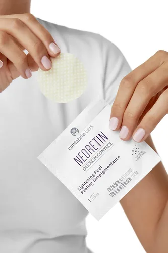 Vista 4 de Neoretin Discrom Control Skin Lightening Peel Pads