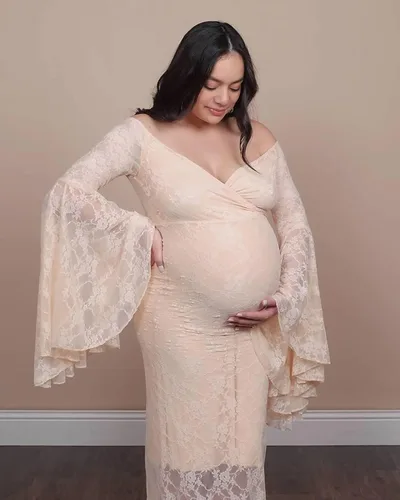 Vista 7 de Saslax Vestido de maternidad de encaje con hombros descubiertos para fotografía, maxi accesorios de maternidad, vestidos para sesión de fotos, baby
