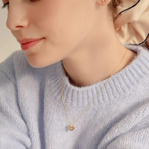 Vista 6 de Cowlyn Collar con colgante de corazón de amor, cadena de perlas chapada en oro de 14 quilates, gargantilla de doble capa, colgante de barra