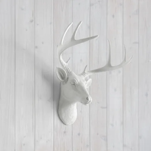 Vista 2 de Cabeza de ciervo de Wall Charmers. Busto de cabeza falsa. Animal metálico de resina, falso. Taxidermia decorativa. Decoración de ciervo