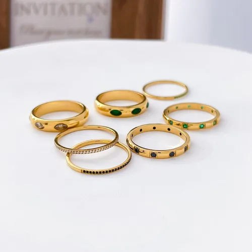 Vista 8 de Juego de 3 anillos de esmeralda para mujer, 18 quilates de circonita cúbica verde que no destiñe, delicados anillos de esmeralda, anillos verdes