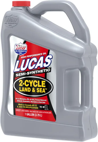 Vista 2 de Lucas Oil 10557 Semisintético TC-W3 Aceite de tierra y mar de 2 ciclos - 1 galón
