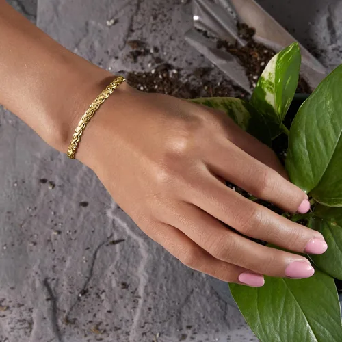 Vista 3 de Ross-Simons 10kt Yellow Gold Curved-Link Bracelet