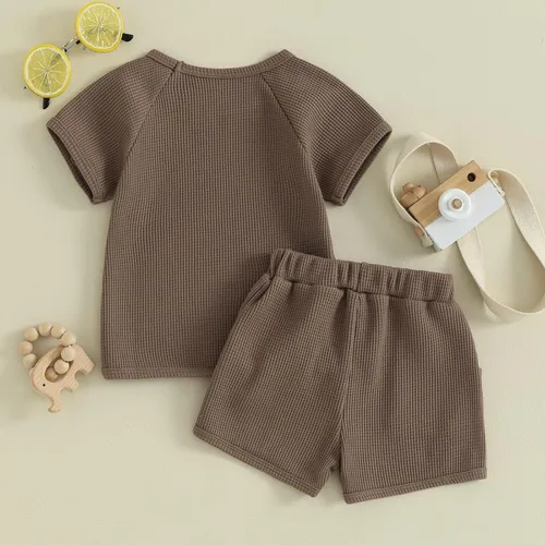 Vista 4 de Omkzanbi Conjunto de ropa de verano para bebé niño, camiseta de manga corta, pantalones cortos de punto gofre, 2 piezas, pantalones cortos