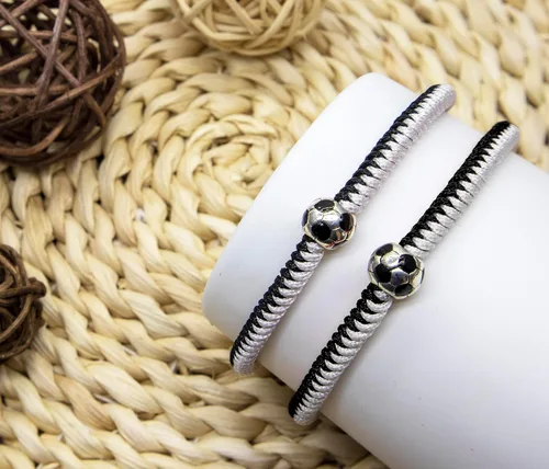 Vista 2 de MANYC - Pulseras de fútbol para hombres, mujeres y niños, accesorios elegantes para fanáticos del fútbol, regalos de espíritu de equipo para niños