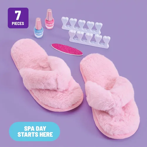 Vista 4 de Claire's Kit de pedicura para niños, juego de spa en casa de 7 piezas con pantuflas peludas, esmalte de uñas, separadores de dedos y lima de uñas