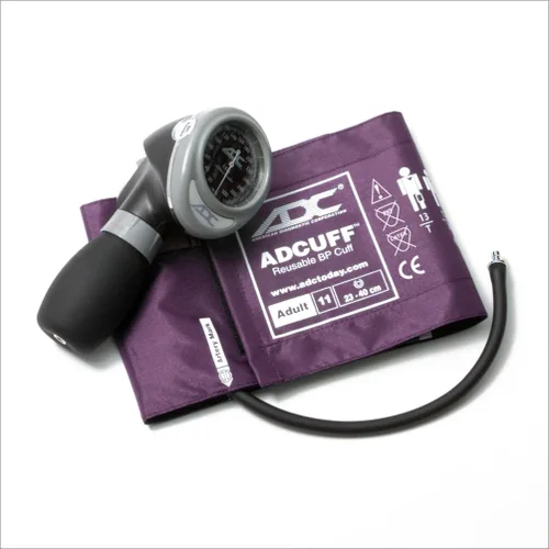 Vista 12 de Tensiómetro aneroide ADC Diagnostix, para adultos, Negro, 1 Features our two-piece Adcuff, Adult size in Black (fits limbs 23-40cm). Includes