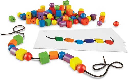 Vista 2 de Learning Resources Set de tarjetas de cuentas y patrones, cuentas para cordones, 130 piezas, a partir de 3 años