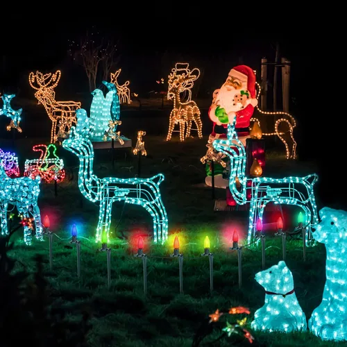 Vista 2 de Estacas de Luces Navideñas de 10 Pulgadas Universales para Patio y Césped, Estacas de Luces Navideñas C7 C9, Estacas de Tierra para Soportes