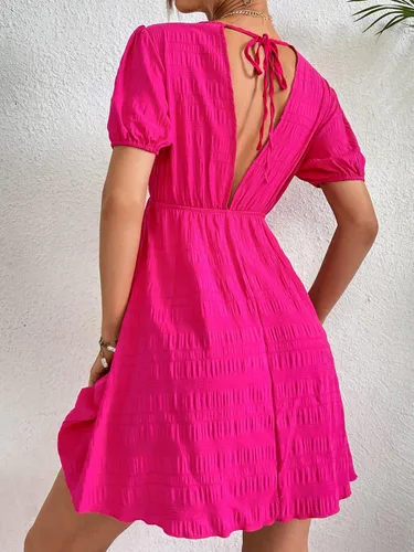 Vista 2 de WDIRARA Vestido corto acampanado con mangas abombadas y cuello en V profundo para mujer