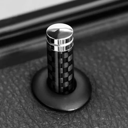 Vista 3 de 4 piezas de pasadores de perno de cerradura de puerta de carbono con cubierta de pino para puerta de coche, juego de tracción para puerta de Clásico