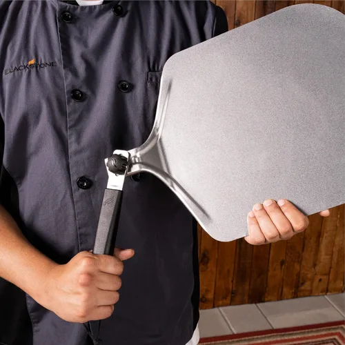 Vista 6 de BLACKSTONE Pizza Basics - Kit de herramientas con cáscara de pizza, cortador y sartenes y asas resistentes al calor