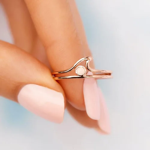 Vista 3 de Pura Vida Anillo de ópalo chapado en oro rosa o plata con piedra blanca o azul, base de latón, diseño elegante, talla 5-9, Oro, rosa, latón,
