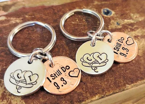 Vista 7 de Tucker's Trinkets And Treasures Personalized Anniversary Year Penny, I Still Do Key Chain, Wedding Anniversary, Couples Gift