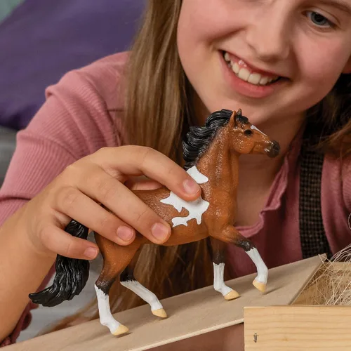 Vista 3 de Schleich Horse Club - Figurina de caballo semental Mangalarga Marchador - Figuras de ponis para niñas y niños - Edades de 5+