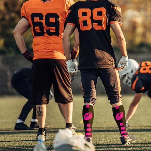 Vista 6 de Yxmeiguo Calcetines de fútbol para concientización sobre el cáncer de mama para niños, jóvenes, hombres y mujeres (negrorosa)