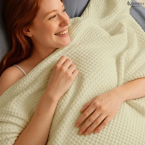 Vista 2 de KRISHNA Manta de cama con tejido de gofre para todas las estaciones, 100% algodón Tencel, suave y transpirable, perfecta para capas, tamaño Marfil