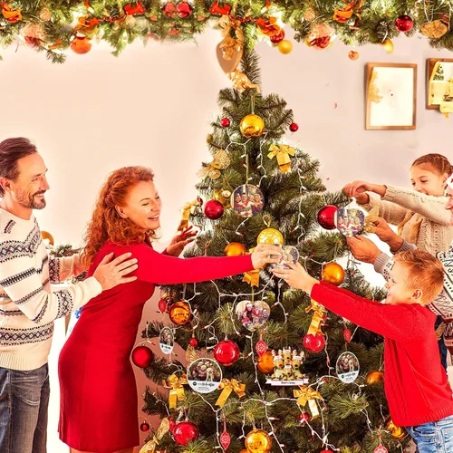 Vista 6 de Adornos de Navidad personalizados de ciervo, familia de 2, 3, 4, 5, 6, 7, 8 – Adorno de Navidad personalizable con nombre de reno, texto para árbol