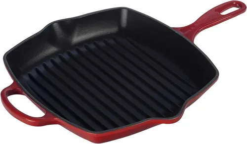 Vista 7 de Le Creuset Sartén cuadrada de hierro fundido esmaltado Signature con asa de hierro, 10.25 pulgadas, Cerise