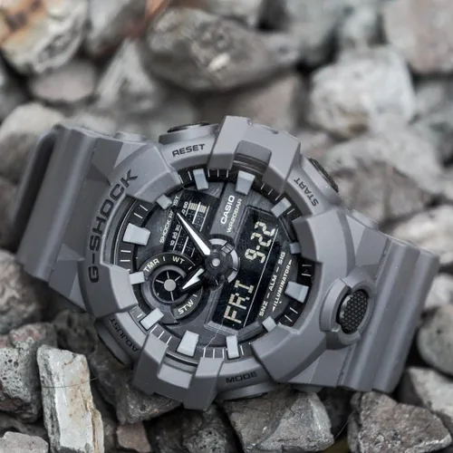 Vista 2 de Casio Men's 700UC Series G-Shock Quartz 200M WR Shock Resistant Resin Strap and Case