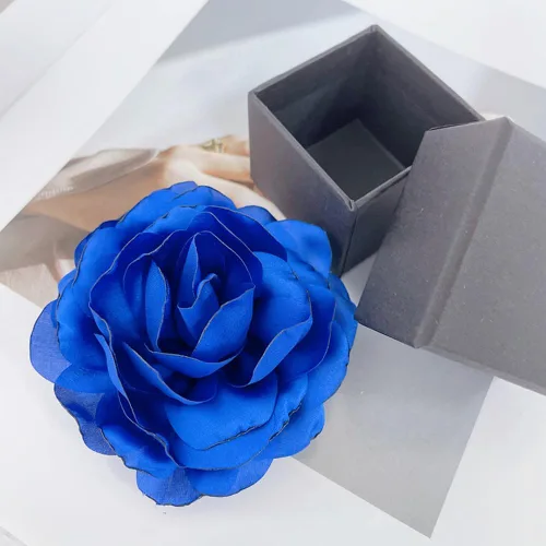 Vista 2 de Delicados broches de flores de peonía, delicados broches de gasa con rosas clásicas para bodas, fiestas, banquetes de baile para mujeres, elegantes