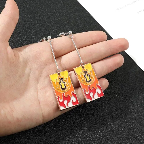 Vista 3 de Kimetsu no Yaiba Tanjiro - Aretes de anime Hanafuda - Regalos de cosplay para hombres mujeres y niñas niños Zinc No es una piedra preciosa