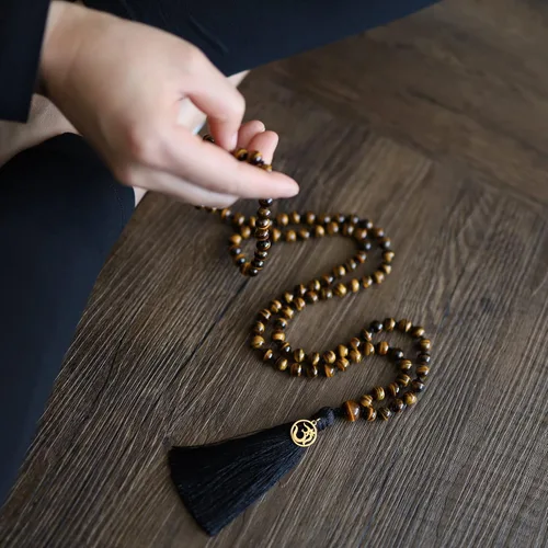 Vista 4 de COAI OM Charm Hand Knotted Tassel 108 Mala Beads Necklace