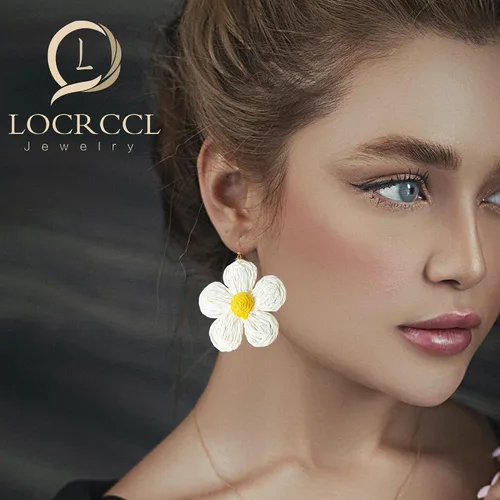 Vista 5 de Locrccl Aretes colgantes de ratán envueltos en paja de rafia para mujer, aretes de ratán para vacaciones de verano, esenciales para playa, aretes