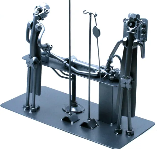 Vista 4 de Regalo de cirujano ortopédico personalizado, Tuercas y pernos escultura coleccionables, arte de metal reciclado, cumpleaños, regalo de jubilación l