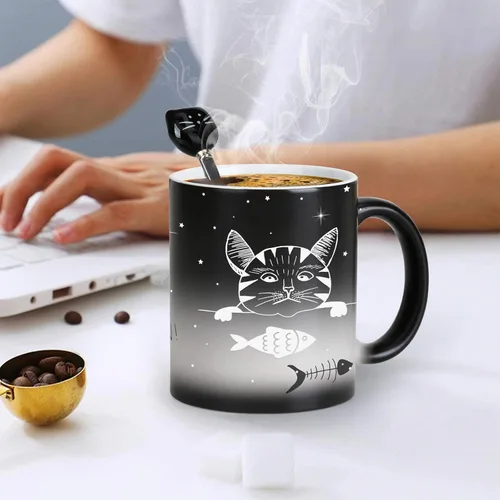 Vista 8 de Tazas únicas para gatos, tazas de café que cambian de color de 11 onzas – The Fish is Delicious – Taza de Halloween con tapa negra y cuchara