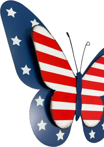 Vista 2 de SAGUZOU Letreros rústicos colgantes de metal con bandera americana patriótica de mariposa para puerta y patio, 4 de julio, blanco, azul, rojo, Día