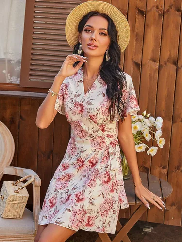 Vista 4 de Ayliss Vestidos de verano para mujer estilo casual manga corta cuello en V estampado floral vestido mini para fiesta en la playa