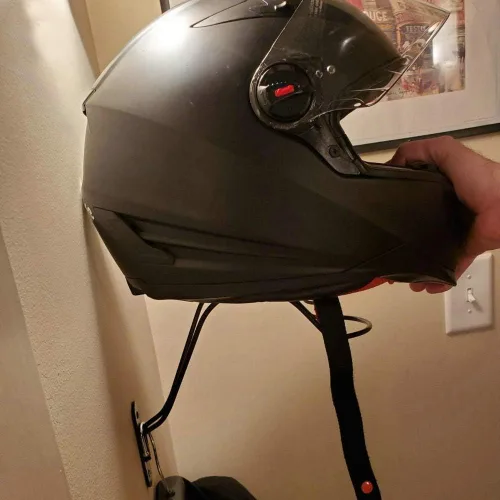 Vista 3 de Diseño profesional – Estante de almacenamiento para casco montado en la pared para motocicleta, hockey, equitación, béisbol, bate/casco de fuego