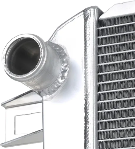Vista 3 de Spec-D Tuning Radiador de enfriamiento de aluminio de 3 filas compatible con Chevy Silverado Duramax 2001-2005 6.6L