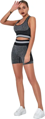 Vista 7 de UHYARE Conjunto de entrenamiento de yoga sin costuras para mujer, conjunto de 2 piezas, pantalones cortos de gimnasio, brasier deportivo