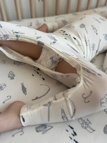 Vista 41 de GUNAMUNA Pijama unisex convertible ultrasuave para bebé, mameluco con cremallera para pañales, recién nacido a 24 meses