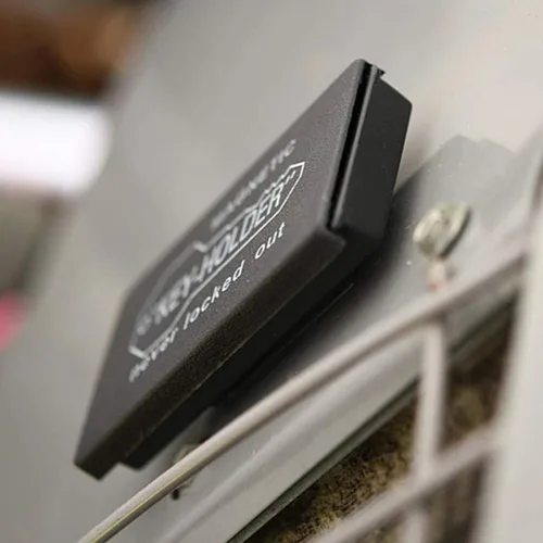 Vista 2 de Katzco juego de 3 cajas magnéticas para guardar llave, apto para llaves de 3 pulgadas, con imán extra superfuerte, útil para juego de llave