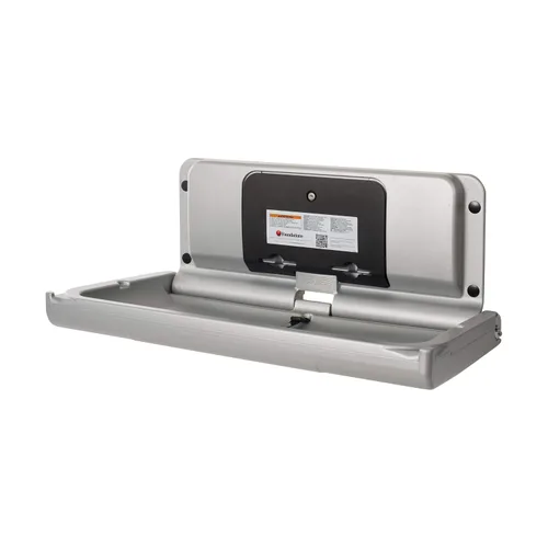 Vista 2 de Foundations Cambiador de pañales para bebé ultra horizontal, superficie de cambio de gran tamaño, plástico con bisagra de acero inoxidable, correa