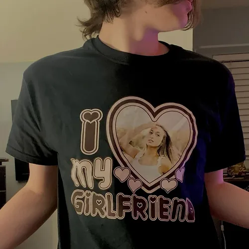 Vista 4 de NAZENTI Camisa con foto personalizada con texto en inglés I Love My Girlfriend Boyfriend My Girlfriend is Watching You