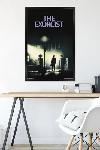 Vista 6 de Trends International Póster de pared con texto en inglés «The Exorcist One Sheet», 24 x 36 pulgadas