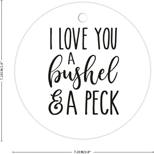Vista 2 de Adorno de Navidad con texto en inglés "I Love You A Bushel & A Peck", adornos conmemorativos personalizados, adornos conmemorativos tradicionales