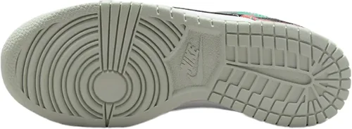 Vista 16 de Nike Kid's Dunk Low Sneaker