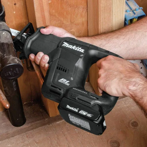 Vista 6 de Makita XRJ07R1B 18V LXT Kit de sierra recíproca inalámbrica sin escobillas de iones de litio subcompacto (2.0Ah)