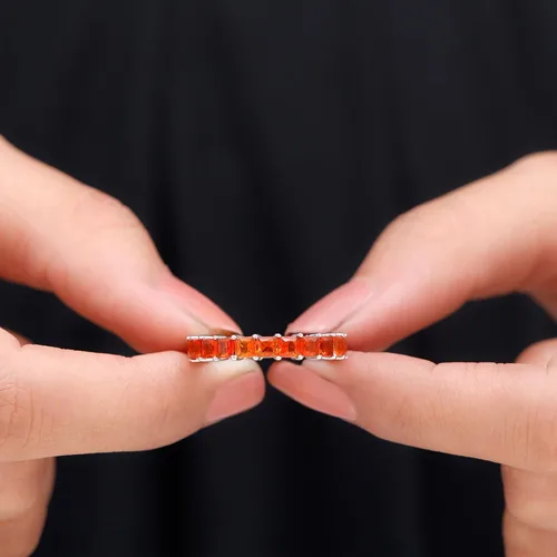 Vista 13 de Anillo de eternidad completo de ópalo de fuego de 2.5 quilates, anillo de eternidad completo de ópalo de fuego de corte princesa, ópalo de fuego